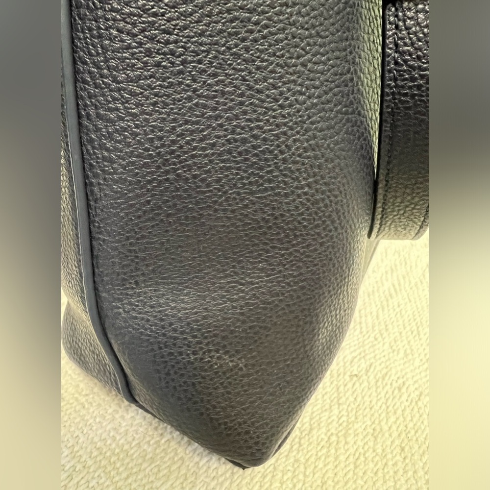 Tommy Hilfiger navy blue crossbody bag - Picture 4 of 15